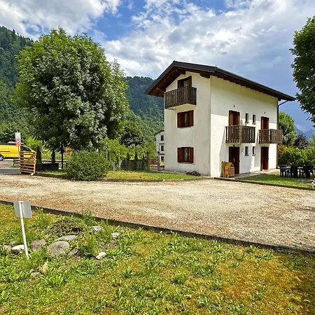 Semesterbostad Bbkey La Garden Arta Terme